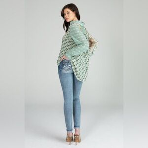 Miss Me Cara Button Down Top top in Multicolor green size XL